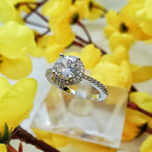 ROUND STONE LUXURY STERLING SILVER RING - Picture 3 of 8